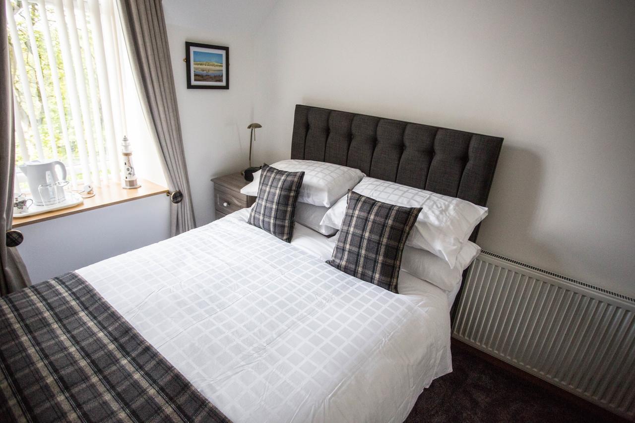 By The Bay Bed and Breakfast Cruden Bay Buitenkant foto